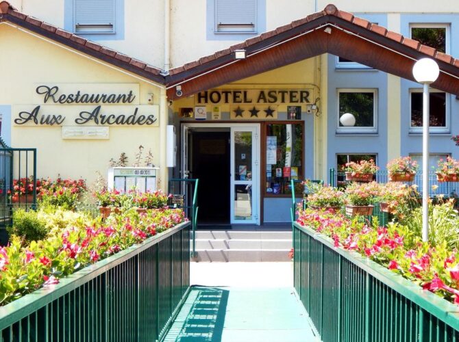 Restaurant Logis Hôtel Aster Rest. Aux Arcades à Val de Briey, France
