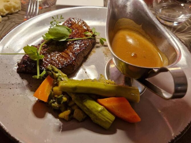 Restaurant Logis Hôtel Aster Rest. Aux Arcades à Val de Briey, France