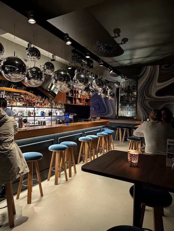 Restaurant Um Plateau – Bar où manger à Luxembourg 🇱🇺, Luxembourg