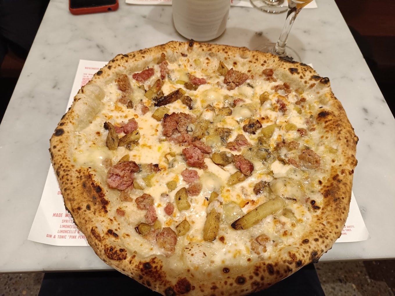 Restaurant NONA Pizza à Bruxelles, Belgique — photo 2