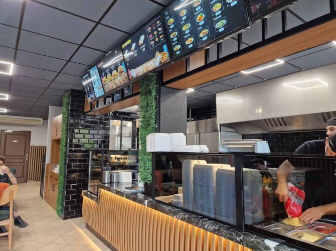 Restaurant Akgun Snack Resto Saraiy Sahin à Rombas, France