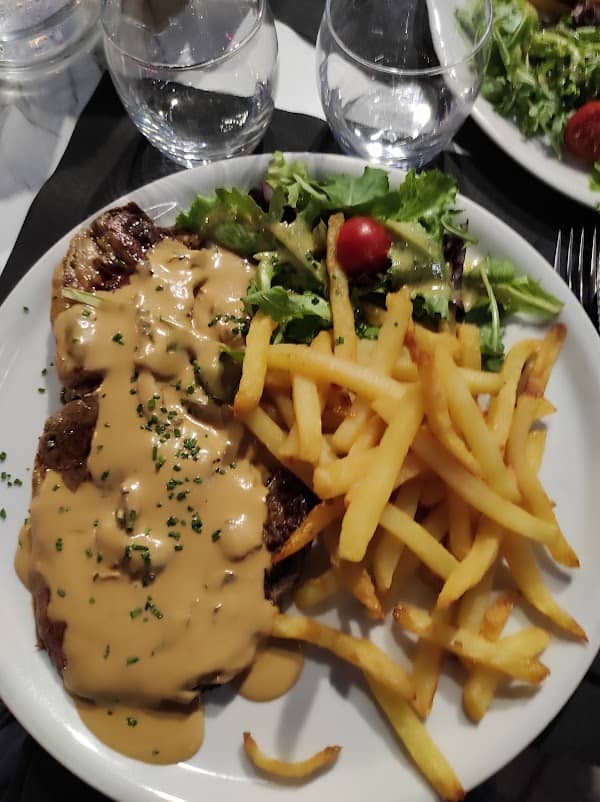 Restaurant Bay Bistro Café à Cannes, France