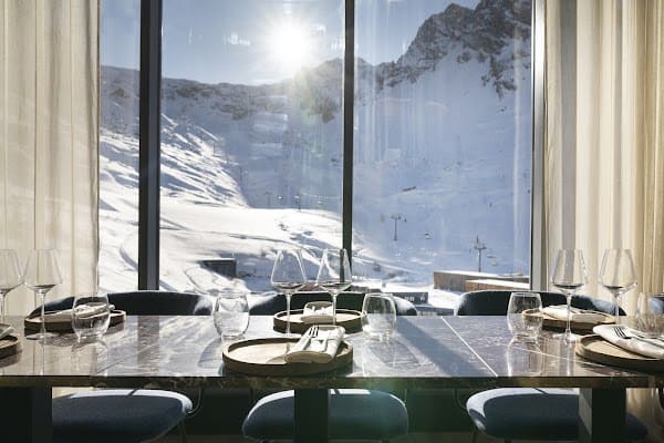 Bazurto Tignes – Festive Restaurant by Juan Arbelaez à Tignes, France