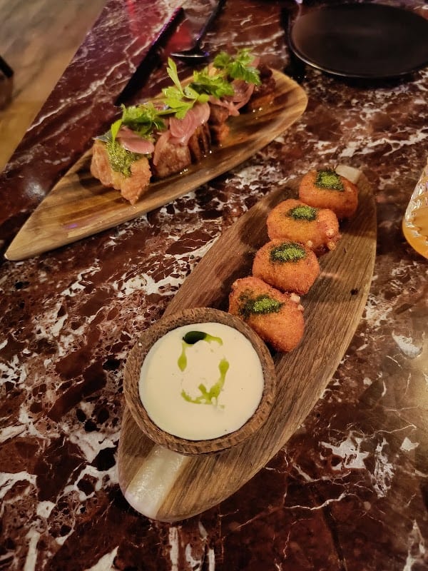 Bazurto Tignes – Festive Restaurant by Juan Arbelaez à Tignes, France
