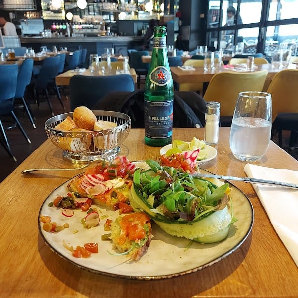 Restaurant Bistro du Faubourg à Courbevoie, France