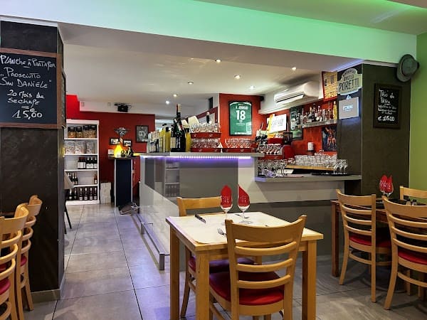 Hôtel-Restaurant Les Italiens à Biscarrosse, France