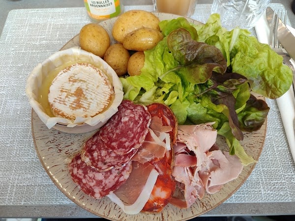 Restaurant La Maison De Marie Caroline à Châlons-en-Champagne, France