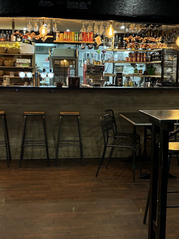 Restaurant La Malette – Bar à Tapas de la Mer et Bar à Jeux à La-Rochelle, France