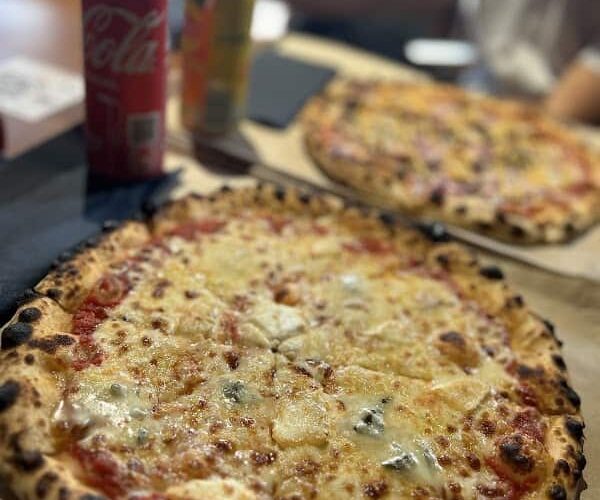 LA PIAZZA Drive Restaurant Pizza & Smash Burger à Oyonnax, France