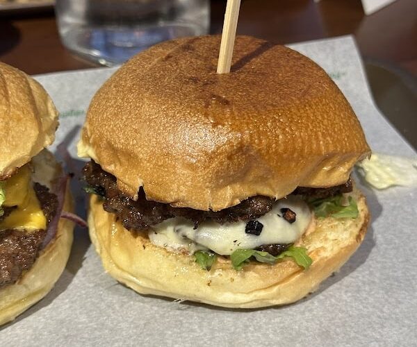 LA PIAZZA Drive Restaurant Pizza & Smash Burger à Oyonnax, France