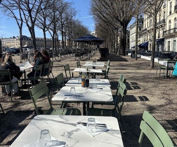 Restaurant La Place à Versailles, France
