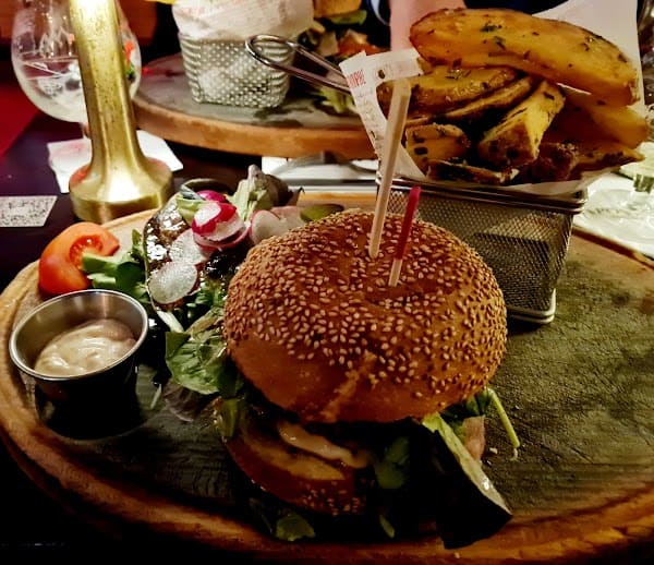 Restaurant L’Apostrophe à Nanterre, France
