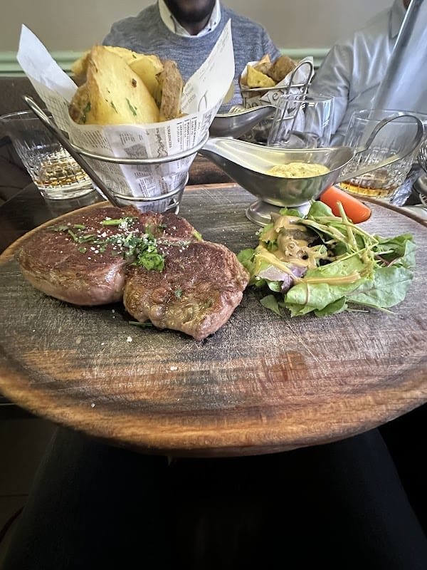 Restaurant L’Apostrophe à Nanterre, France