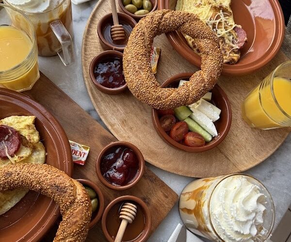 Restaurant LAYA PLACE à Oyonnax, France