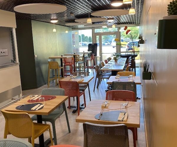 Restaurant Le café des artistes à Oyonnax, France