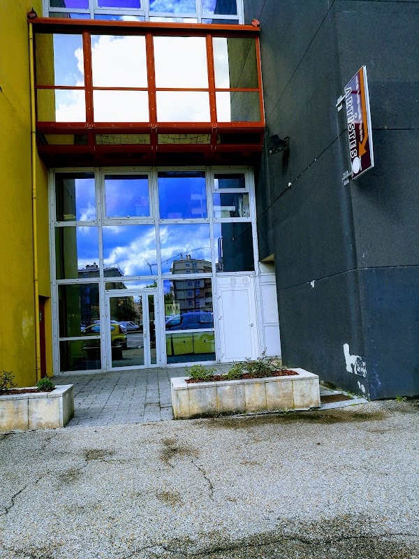 Restaurant Le café des artistes à Oyonnax, France