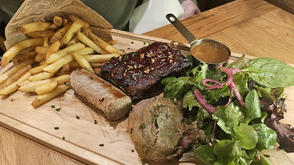 Restaurant Le Cochon qui fume à Nantes, France