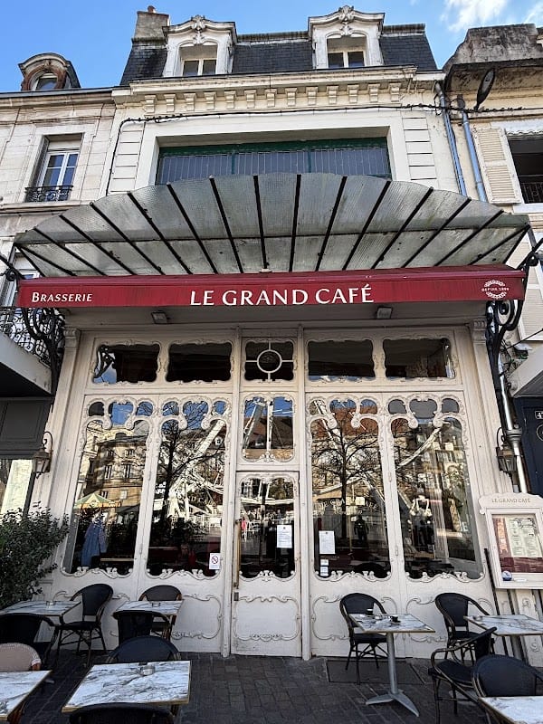 Restaurant Le Grand Café à Moulins, France