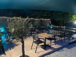 Le Ivy Restaurant