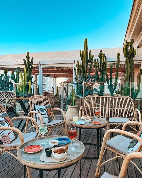 Restaurant Le Roof at Five Seas Hotel à Cannes, France
