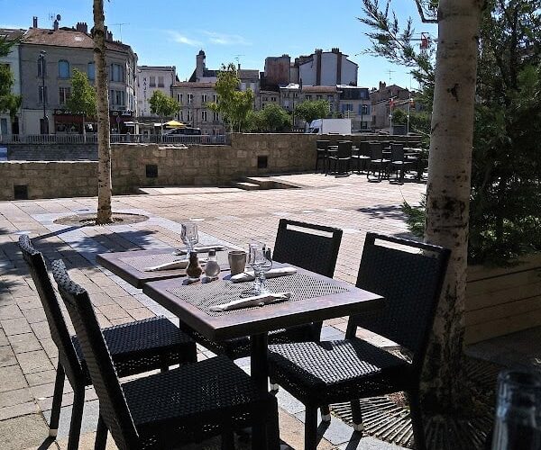 Les Docks Restaurant à Verdun, France