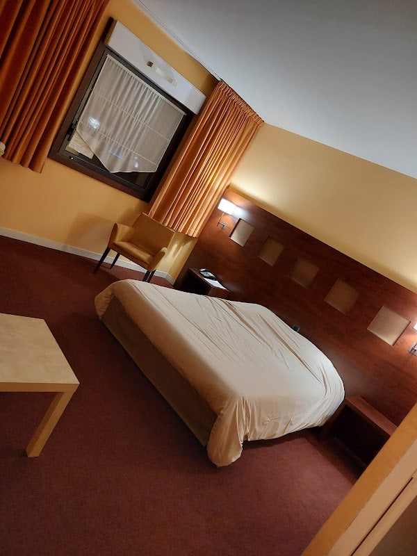 Restaurant L’HOSTELLERIE DE LA RIVIERE à Creil, France