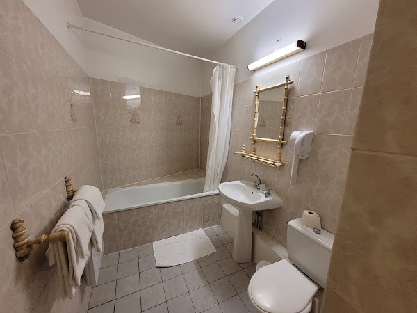 Restaurant L’HOSTELLERIE DE LA RIVIERE à Creil, France