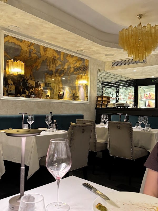 Restaurant Lucky You Beef & Seafood à Cannes, France