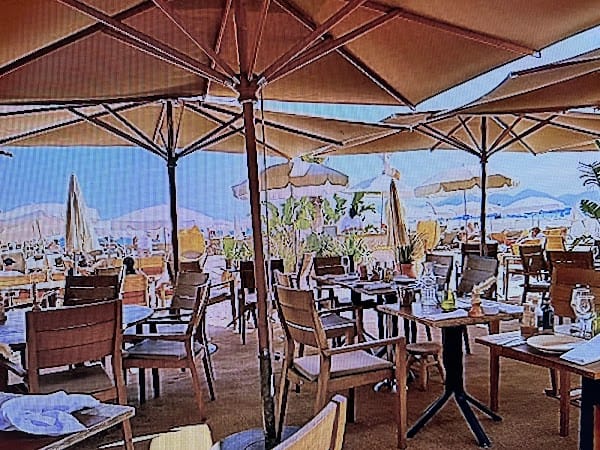 Restaurant Mademoiselle Gray Plage Barrière à Cannes, France