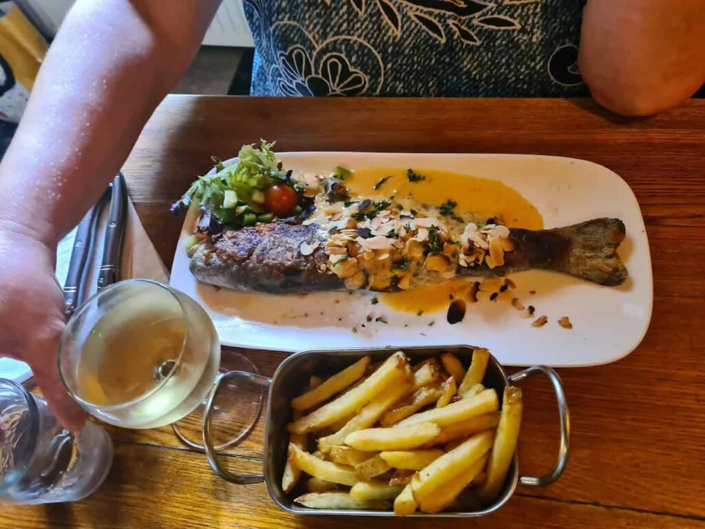 Restaurant Pêcherie du Fourneau Marchand à Étalle, Belgique