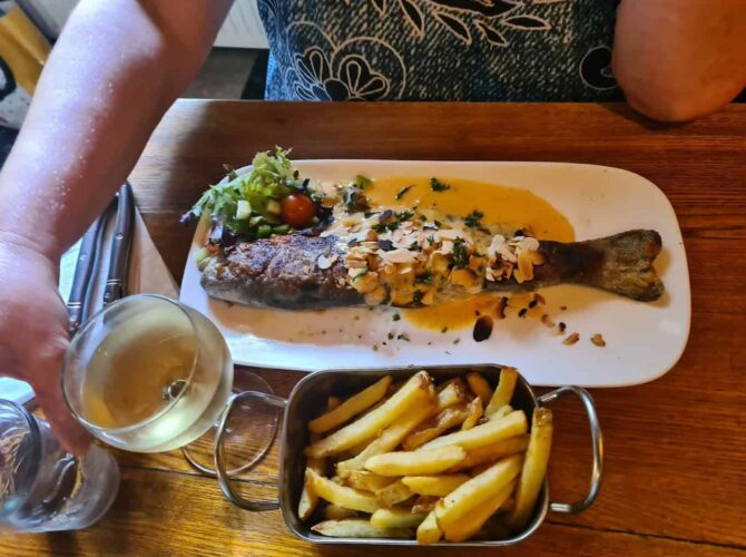 Restaurant Pêcherie du Fourneau Marchand à Étalle, Belgique