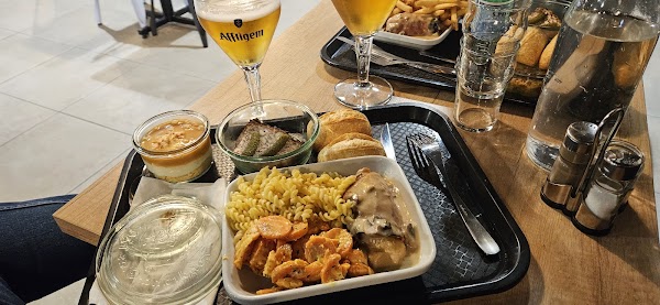 Restaurant À La Part Laval à Laval, France