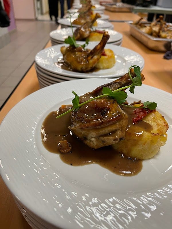 A LA CARTE TRAITEUR & RESTAURANT – HALAL à Hayange, France