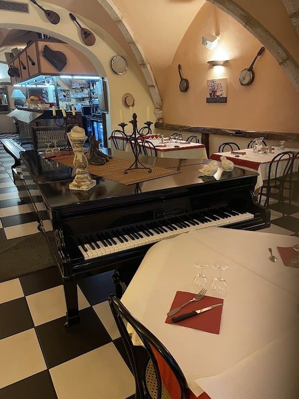 Restaurant La Table des Halles à Chaumont, France