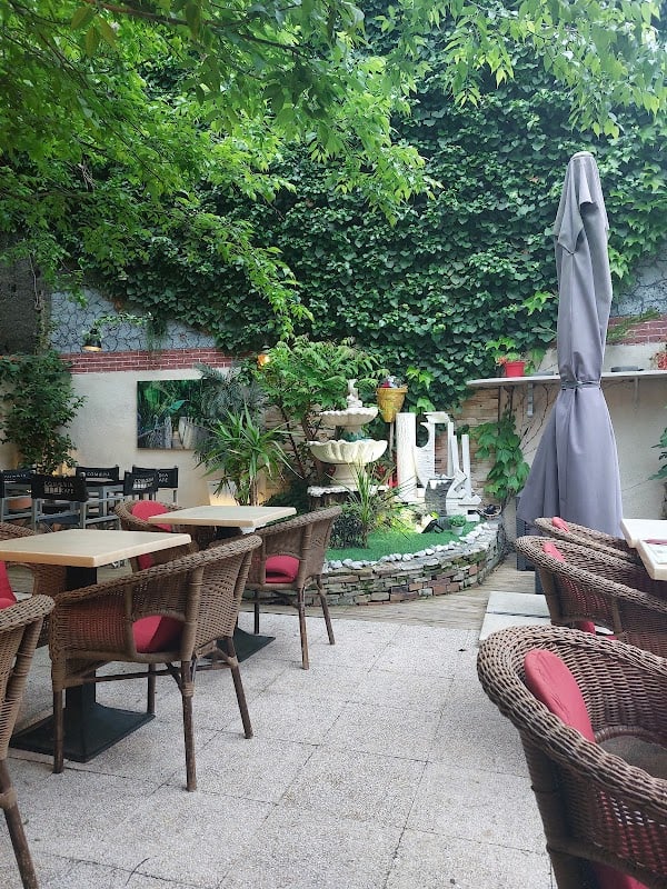 Restaurant Aux Amities Gourmandes Chez Klevis à Villeurbanne, France
