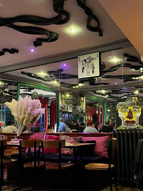 Restaurant Le Lac Rose à Laval, France