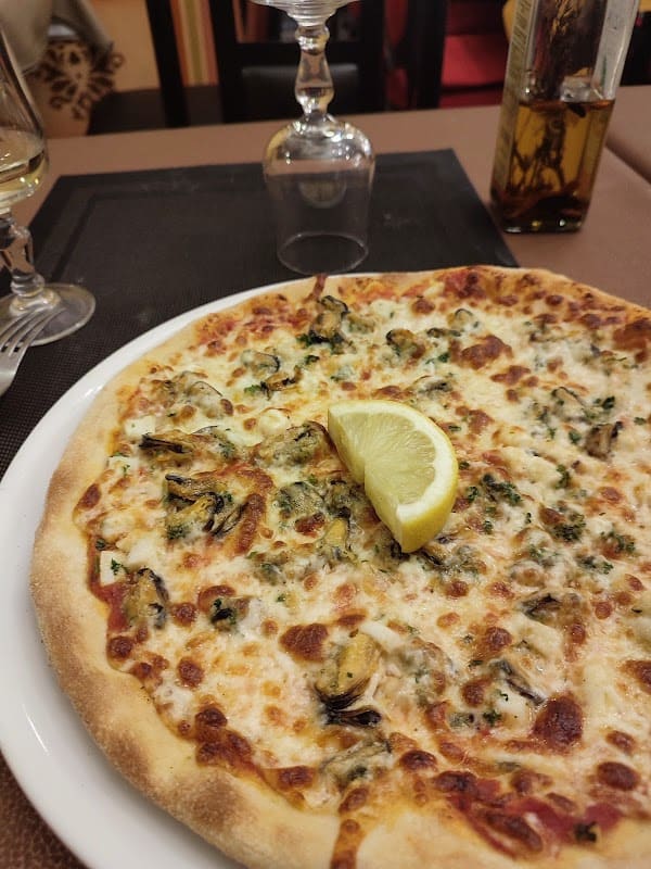 Restaurant Pizzeria Venizia chez sam à Nanterre, France