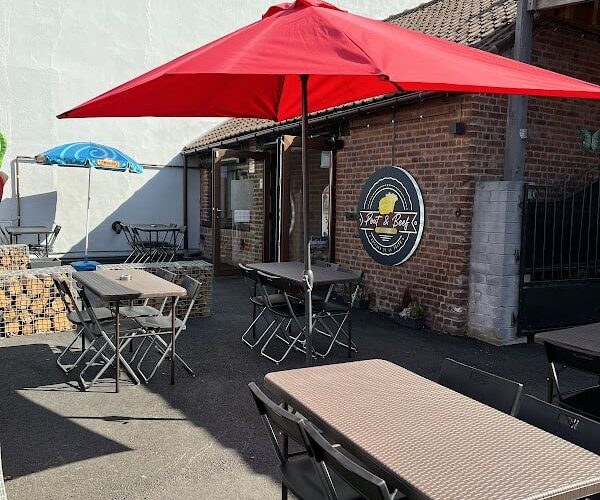 Restaurant Pout & beef chez Damien et Kathy à Fontaine-l'Évêque, Belgique