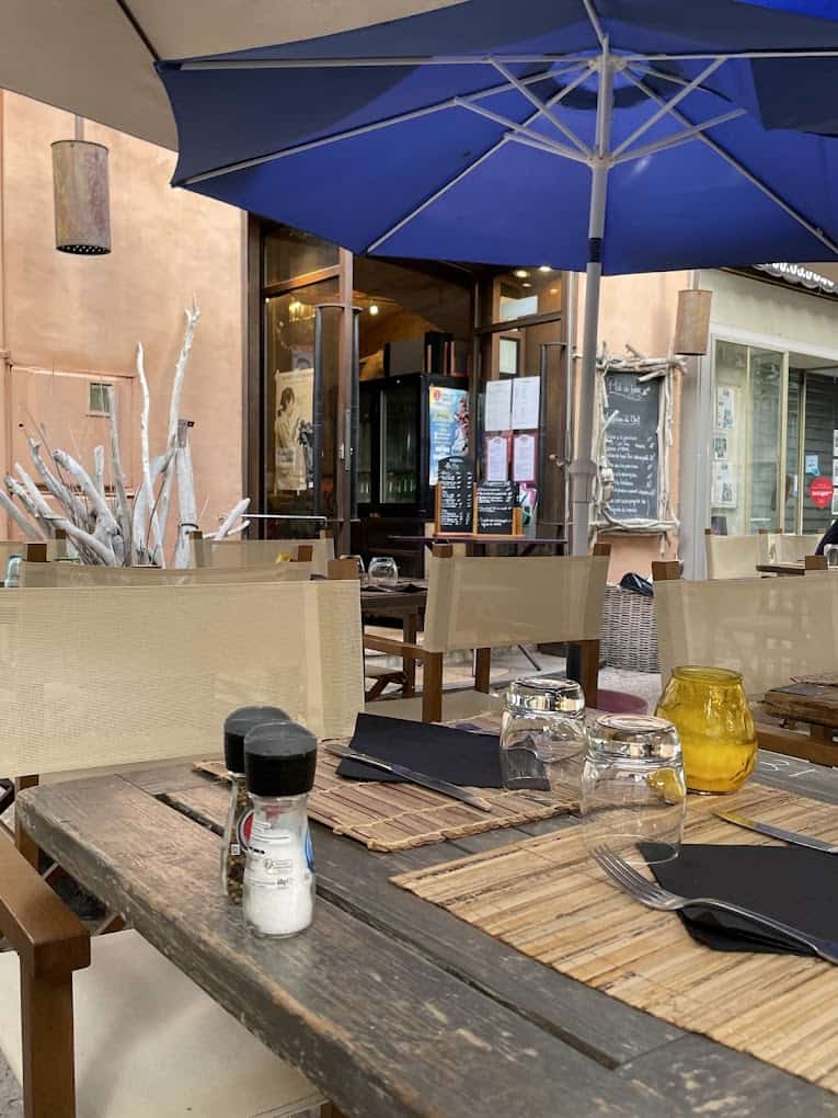 Restaurant Arles – La Mule Blanche à Arles, France
