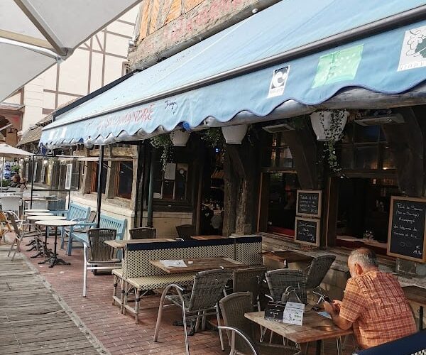 Restaurant La Salamandre à Étretat, France