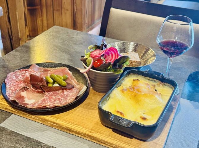 Restaurant Le Fer à Cheval à Chamonix-Mont-Blanc, France