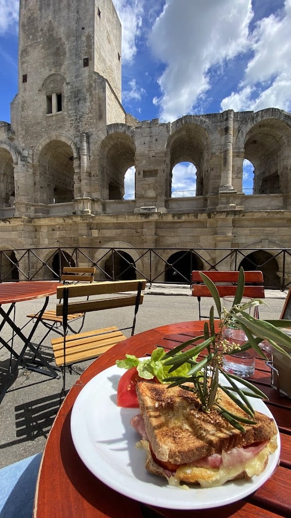 Restaurant Saveurs et Terroirs à Arles, France