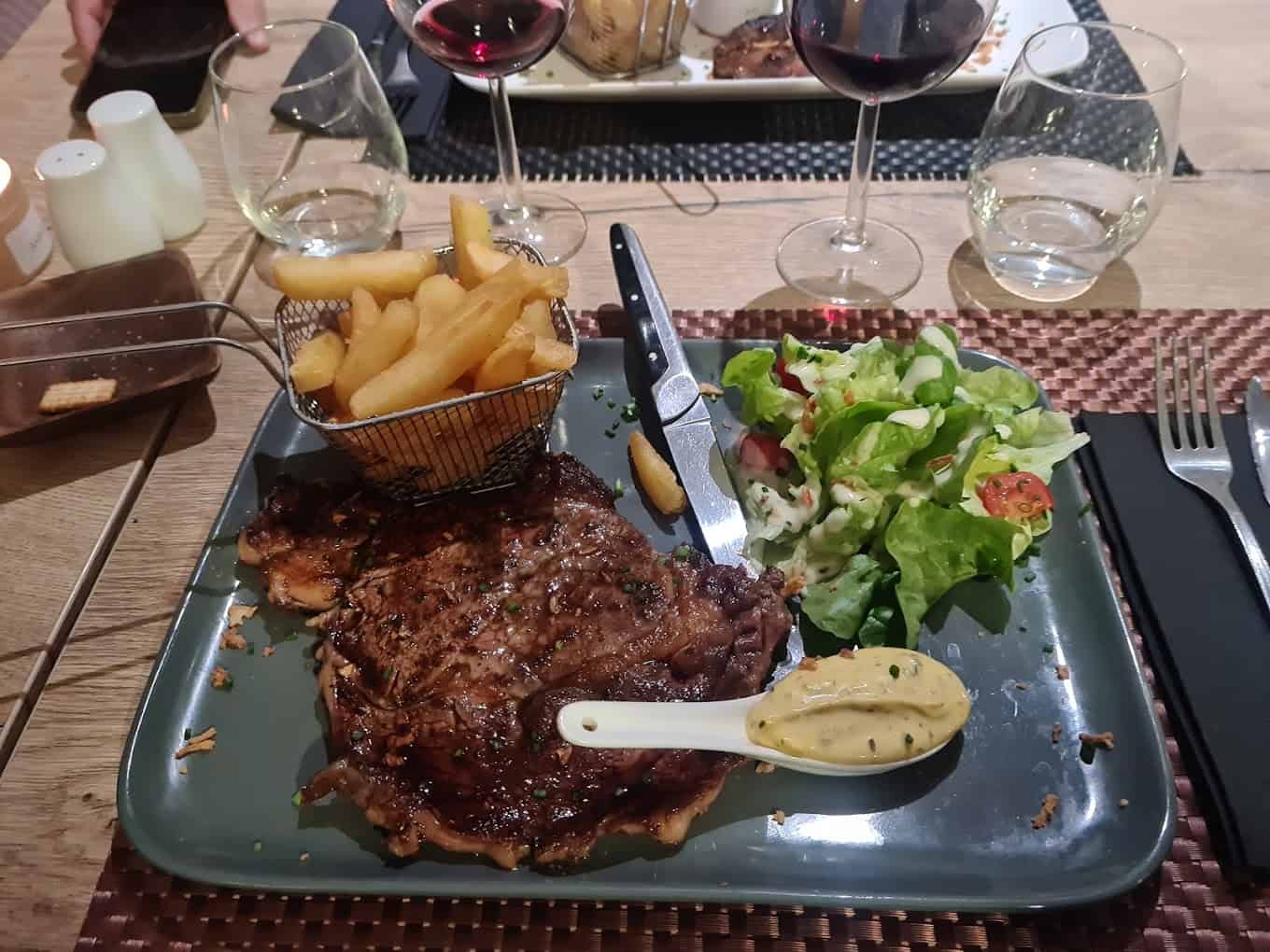 Restaurant Grill ‘n Chill à Épernay, France