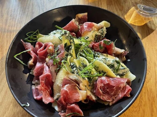 Restaurant La Cave Chez Max à Béziers, France