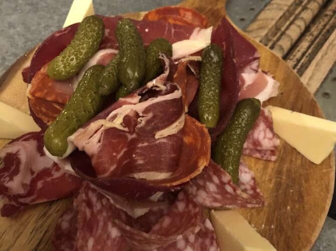 Restaurant La Cave de l’Avenue de Champagne à Épernay, France