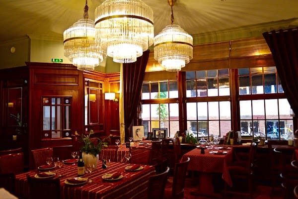 Restaurant La Cruche – Zuem Winkuewele à Strasbourg, France