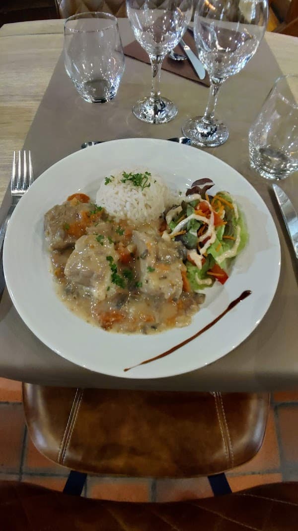 Restaurant La Nouvelle Auberge à Montluçon, France