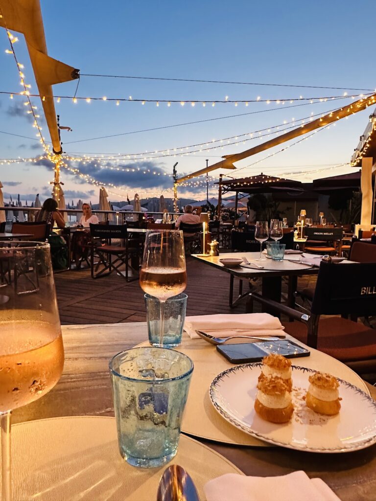 Restaurant La Plage du Martinez à Cannes, France — photo 1