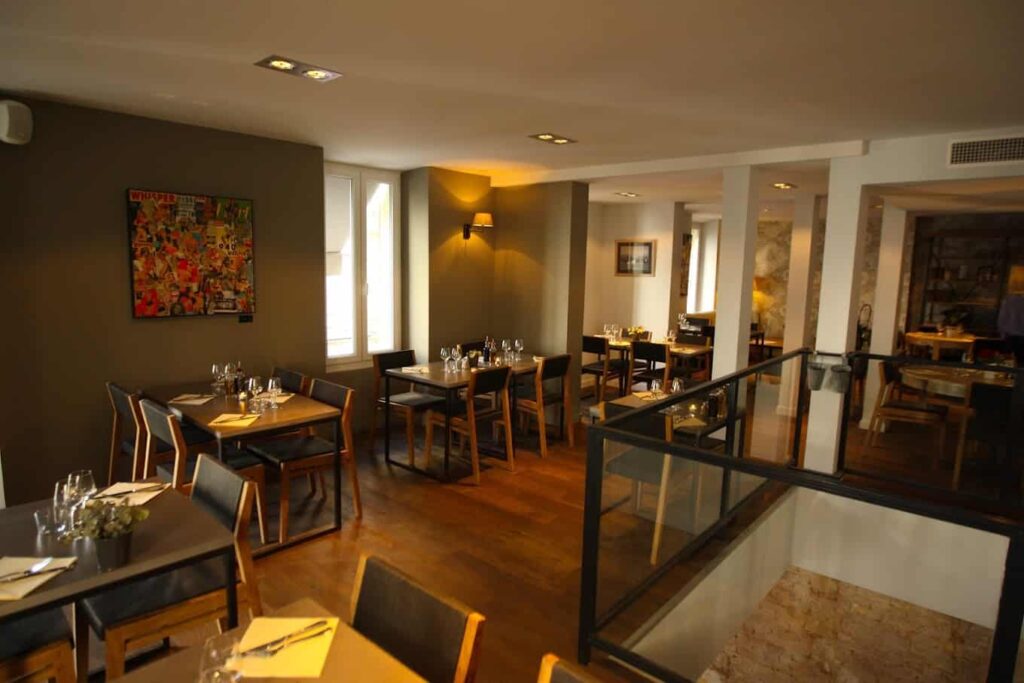 Restaurant Le Cirque à Cannes, France