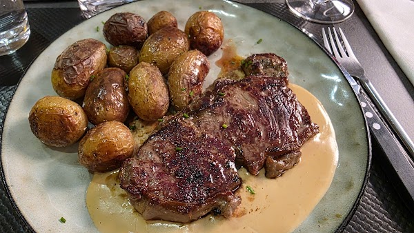 Restaurant Le Henri IV à Pau, France